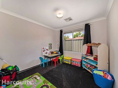 16 Hutt Court, Two Rocks