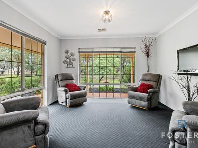 8 Meadows Way, Oakford