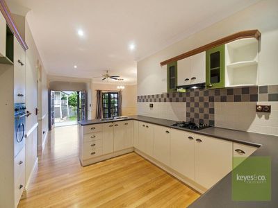 8 Blue Gum Place, Douglas