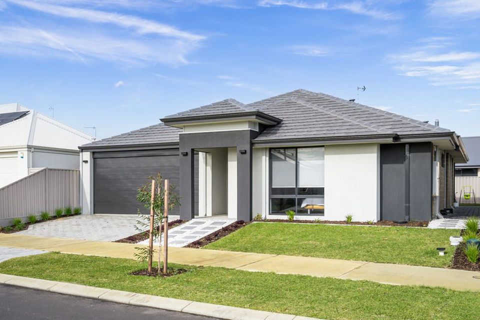 12 Pennant Boulevard , Geographe