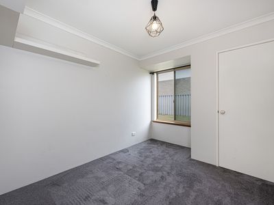 16 Charente Close, Port Kennedy