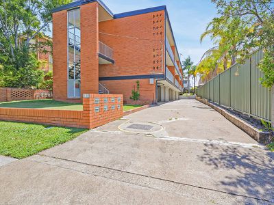 2/126 Pembroke Road, Coorparoo