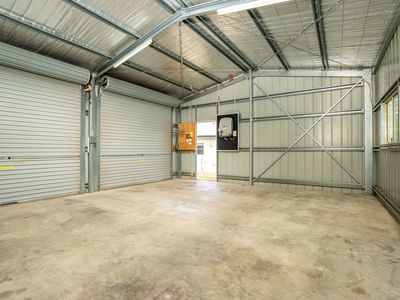 12 MCEVOY LANE, Yackandandah