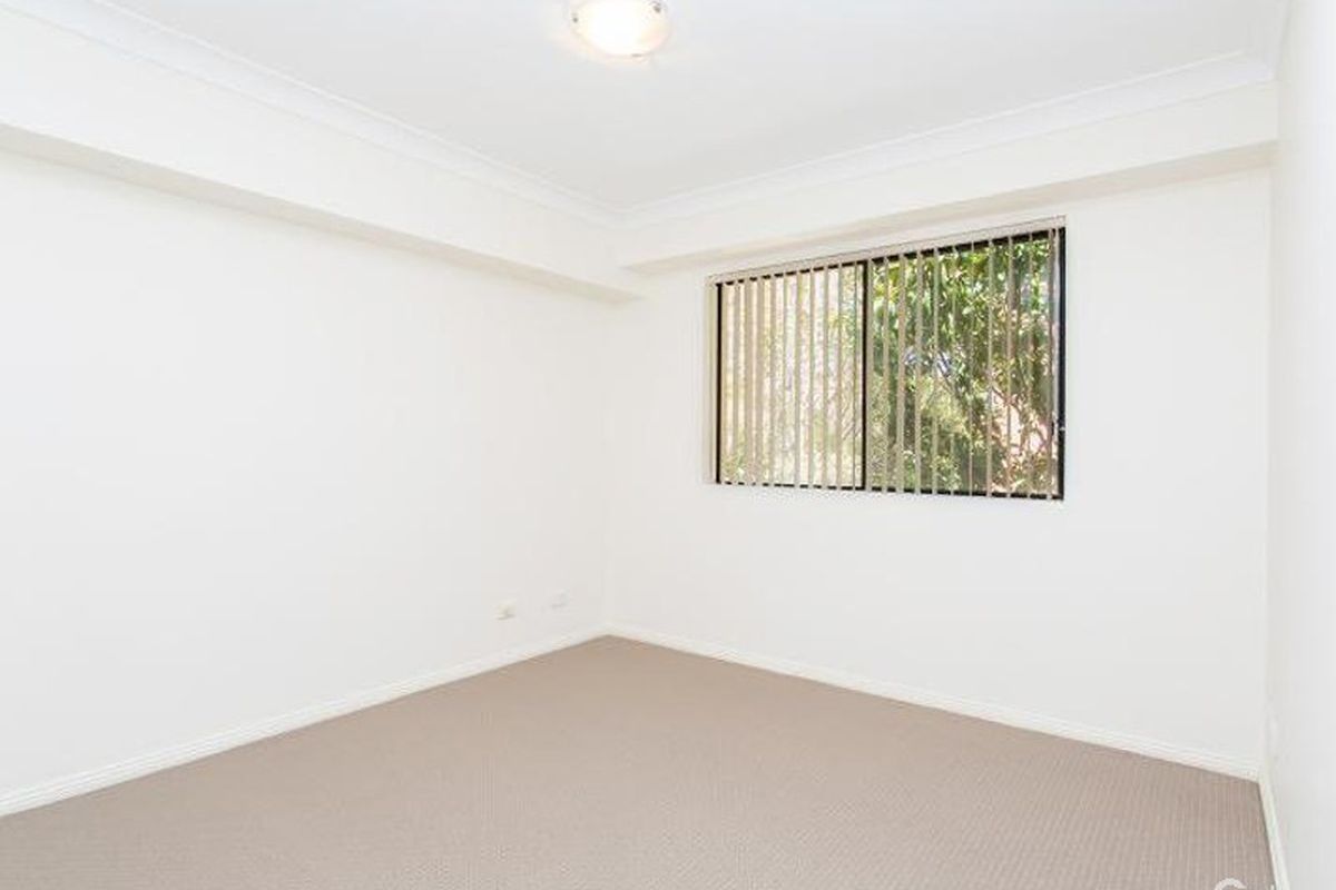 1 / 68 Karalta Road, Erina
