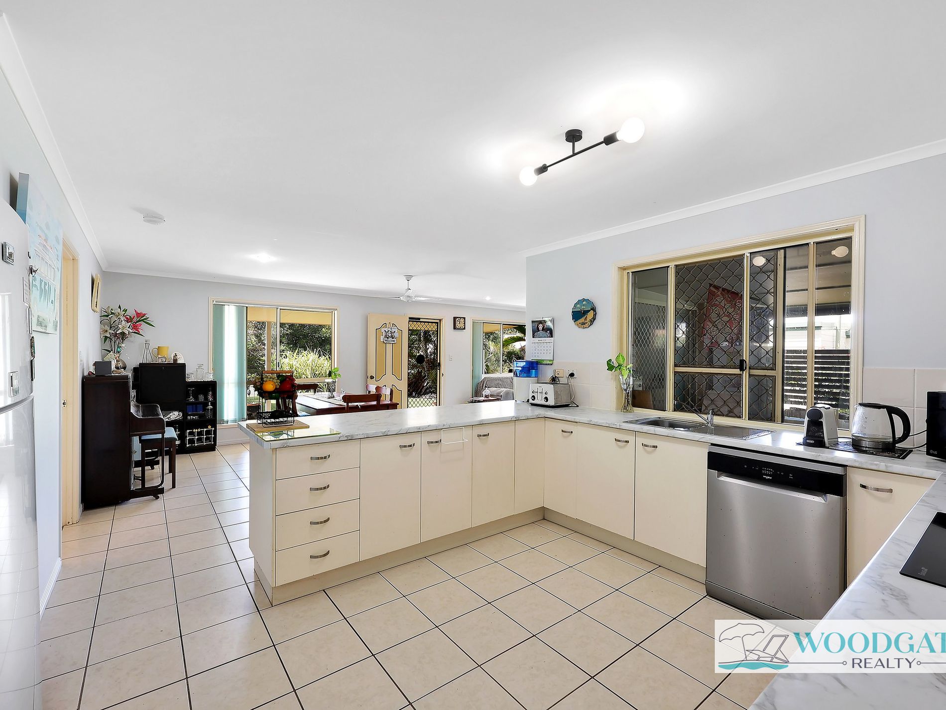 10 LORIKEET AVENUE, Woodgate