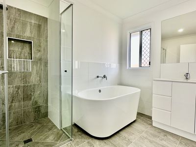 6 Hugo St, Rosewood