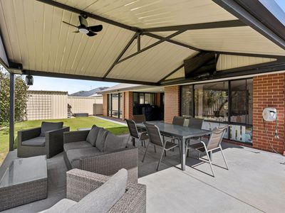 10 Teague Way, Lakelands