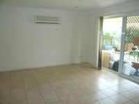 24 / 1 Daintree Drive, Parkinson