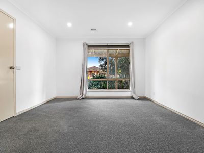 60 Drysdale Cres, Point Cook