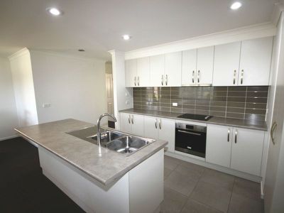 12 Trumpeter Avenue, Eden