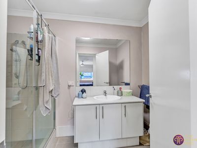 1 Bullfinch Street, Huntingdale