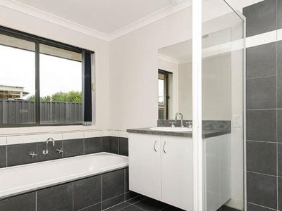47 Balcombe Drive, Manor Lakes