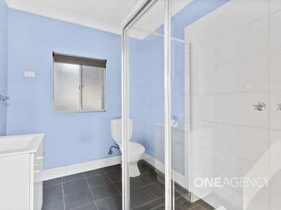 2 / 130 flagstaff Road, Warrawong