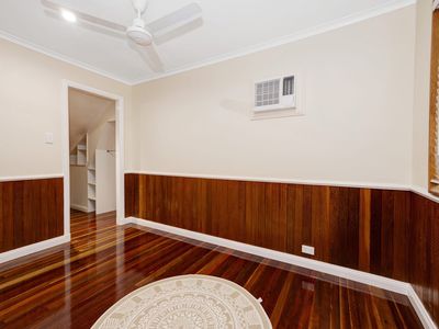 32 Gouldian Avenue, Condon