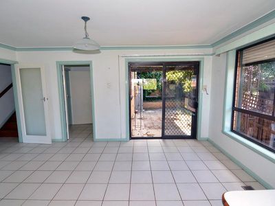 3 Laura Grove, Avondale Heights