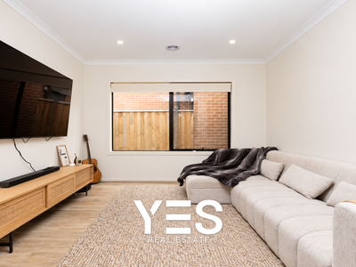 12 Whispering Way, Clyde North