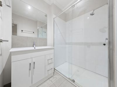 3 / 2 Lily Street, Braybrook