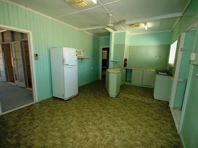 8 Wompoo road, Longreach