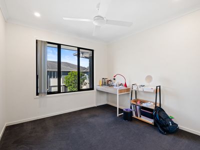 96 / 370 Gainsborough Drive, Pimpama