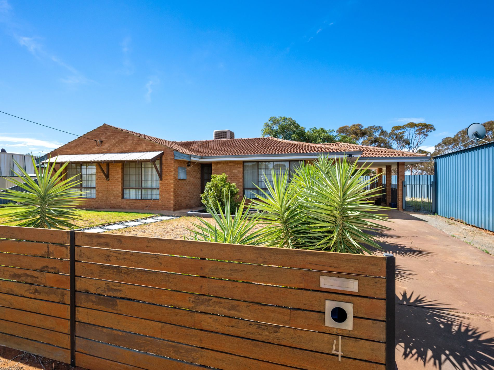 4 St John Grove, Hannans