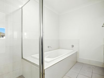 17 O'Loughlan Street, Bardia