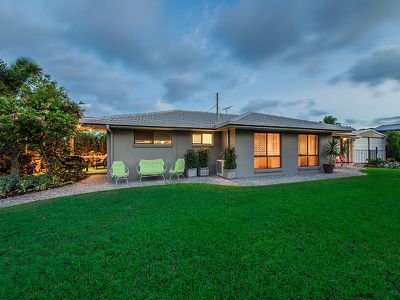 1 Rosier St, Wynnum West