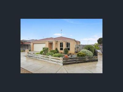 7 Melanic Street, Leopold