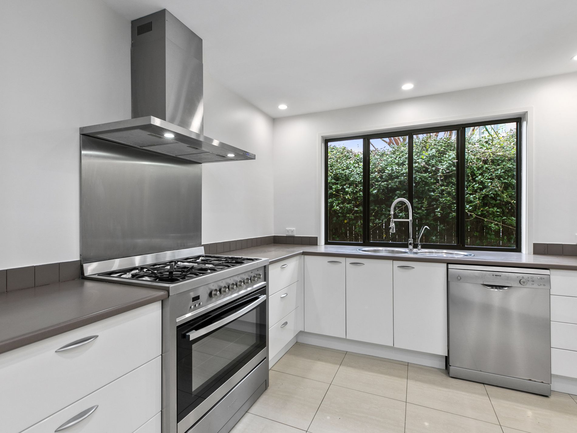 31 Lakeside Drive, Peregian Springs