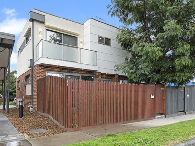 1652 Dandenong Road, Oakleigh East