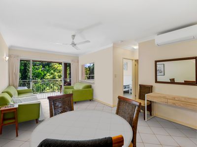 1127 / 2-10 Greenslopes Street, Cairns North