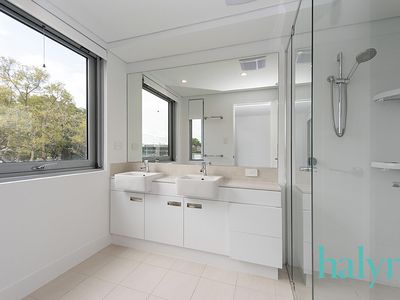 2 / 32 Cowle Street, West Perth