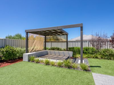 21 Manhattan Concourse, Hilbert