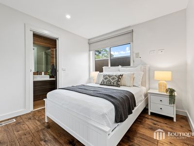33 Amalfi Drive, Endeavour Hills