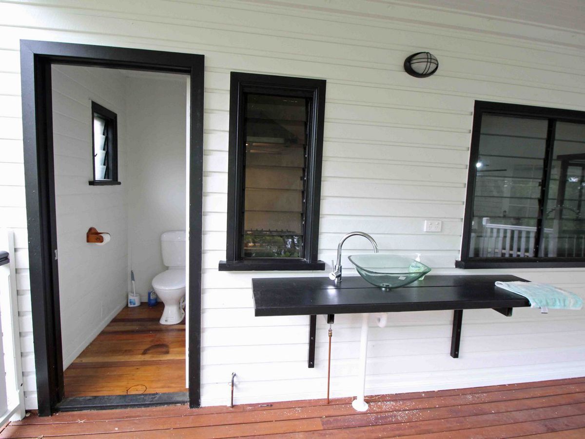 19 BROADWAY, Herberton