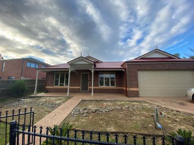 8 Larson Avenue, Tarneit