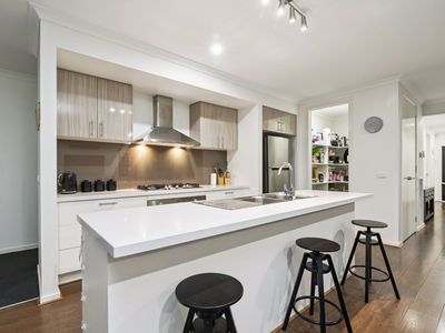 2 Halycon Bend, Beveridge