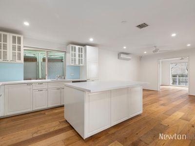 8 Jising Court, Doncaster East