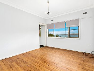 372 Northcliffe Drive, Lake Heights