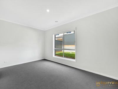 33 Tekapo Street, Truganina