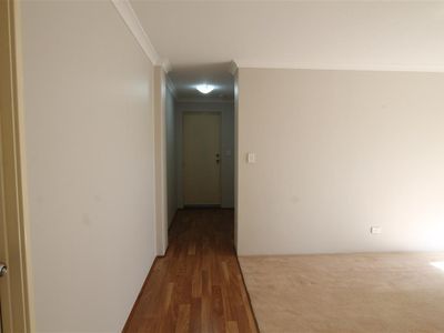 4 / 24 Windemere cres, Nollamara