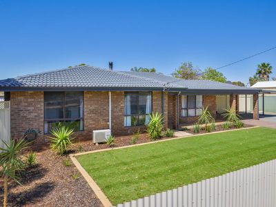 7 St John Grove, Hannans