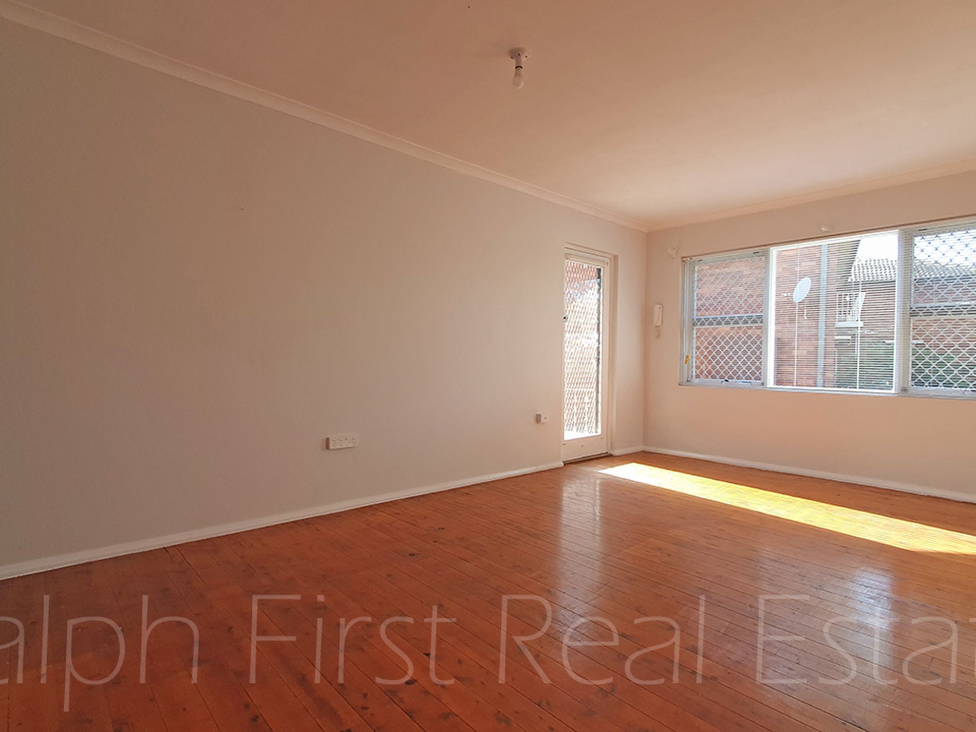 2 / 2 St Jude Crescent, Belmore