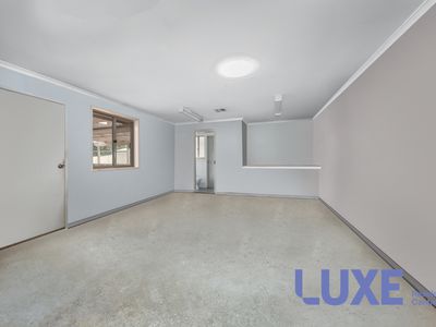 42 Woodfull Loop, Gordon