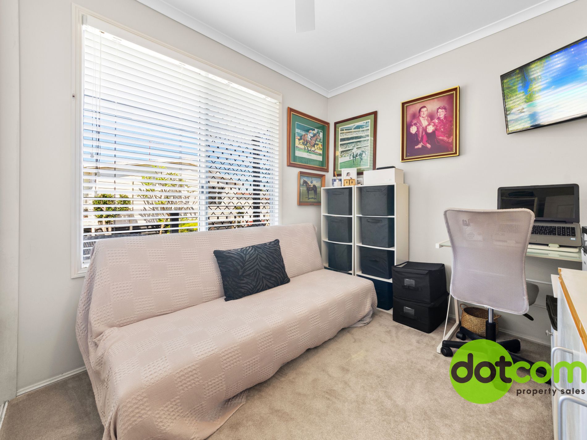 12 Sixth Avenue, Green Point