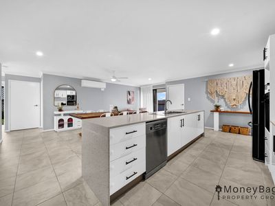8 Ferry Place, Logan Village