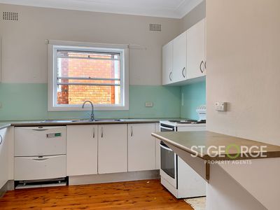 81 Ponyara Road, Beverly Hills