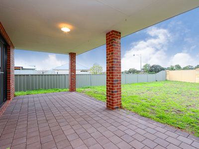 4 Fairlead Link, South Guildford