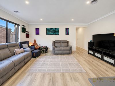 19 Sparland Street, Manor Lakes