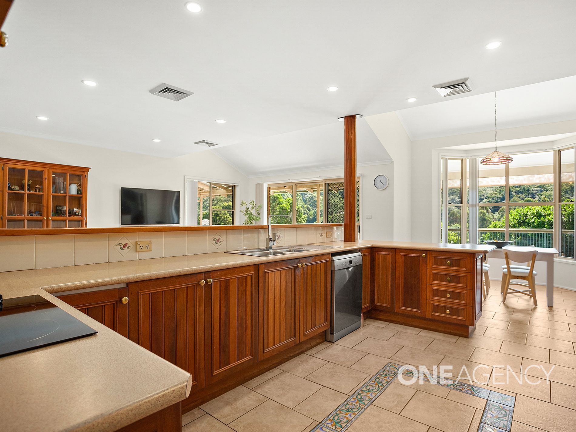 274 Sheaffes Road, Dombarton