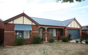 11 Silverleaves Blvd, Berwick